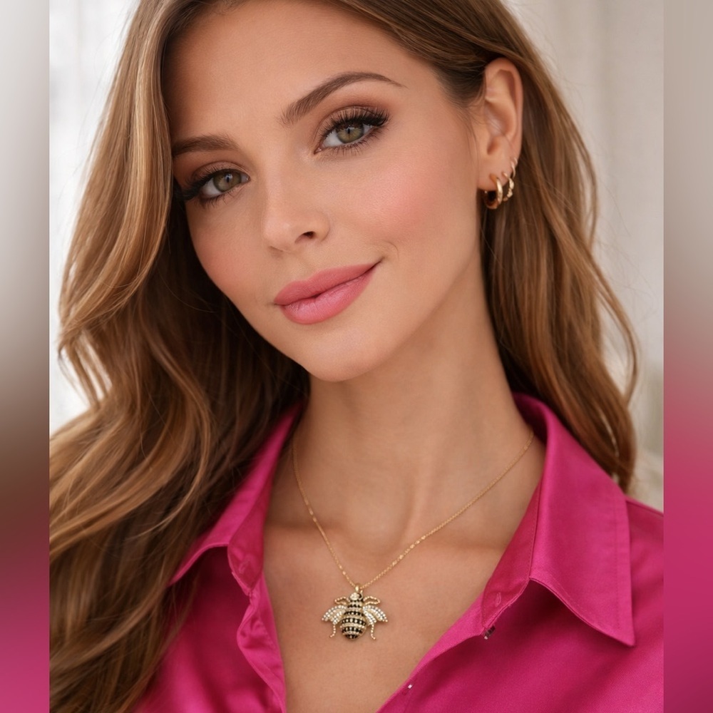 Vintage Swarovski Gold Plate 925 Silver Bumblebee Adjustable Necklace.